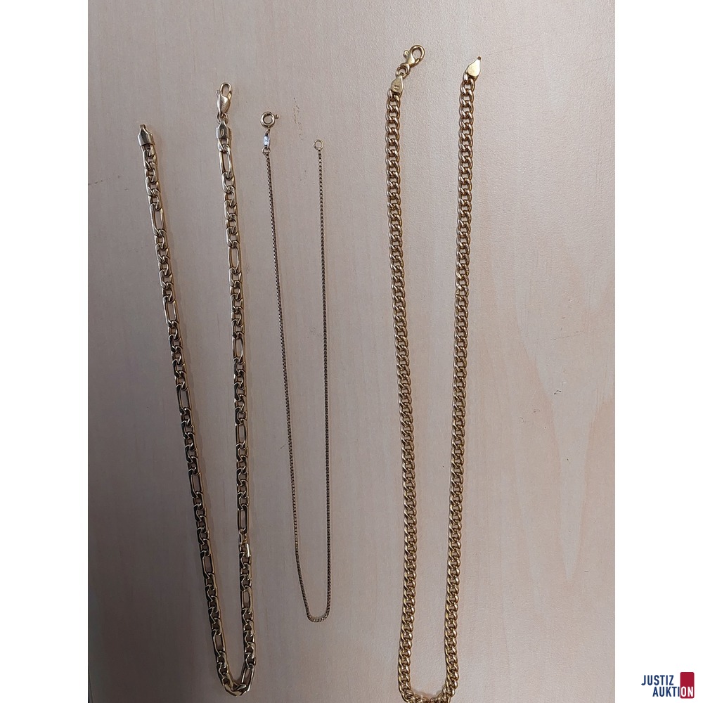 3 Halsketten Gelbgold 585 &permil; punziert mit Amtspunze&comma; 1 massiv&comma; 2 hohl&comma; L&auml;nge 40&comma; 48 und 52 cm&comma; 31&comma;2 g