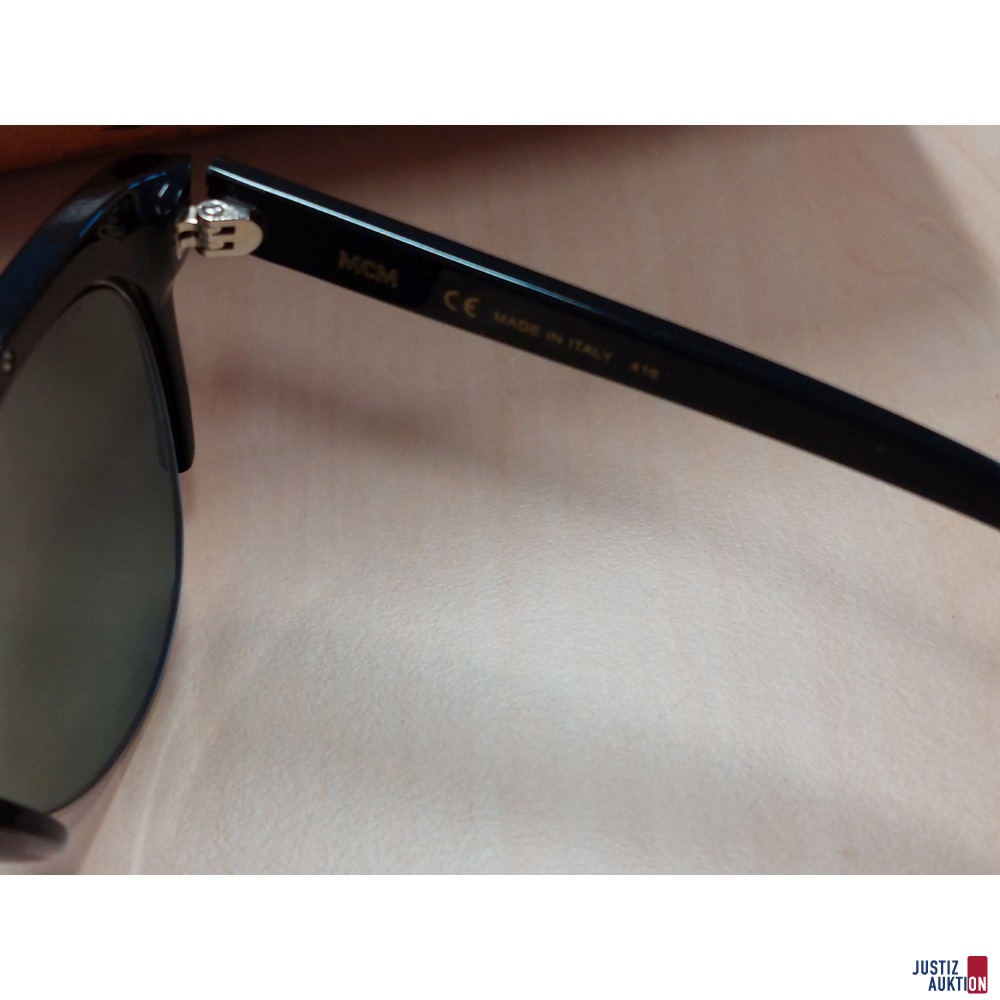 Sonnenbrille der Marke MCM