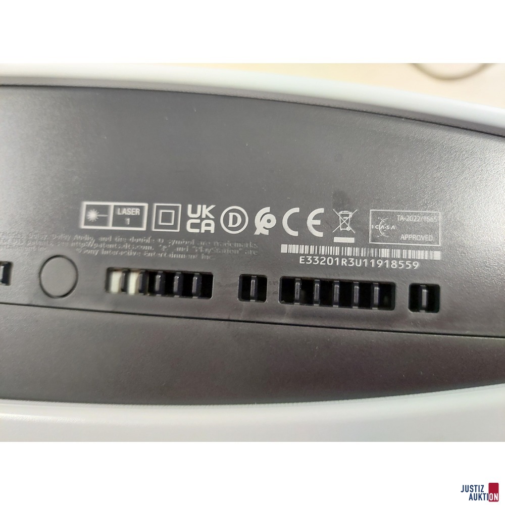 Playstation 5 der Marke Sony Model CFI-1216A