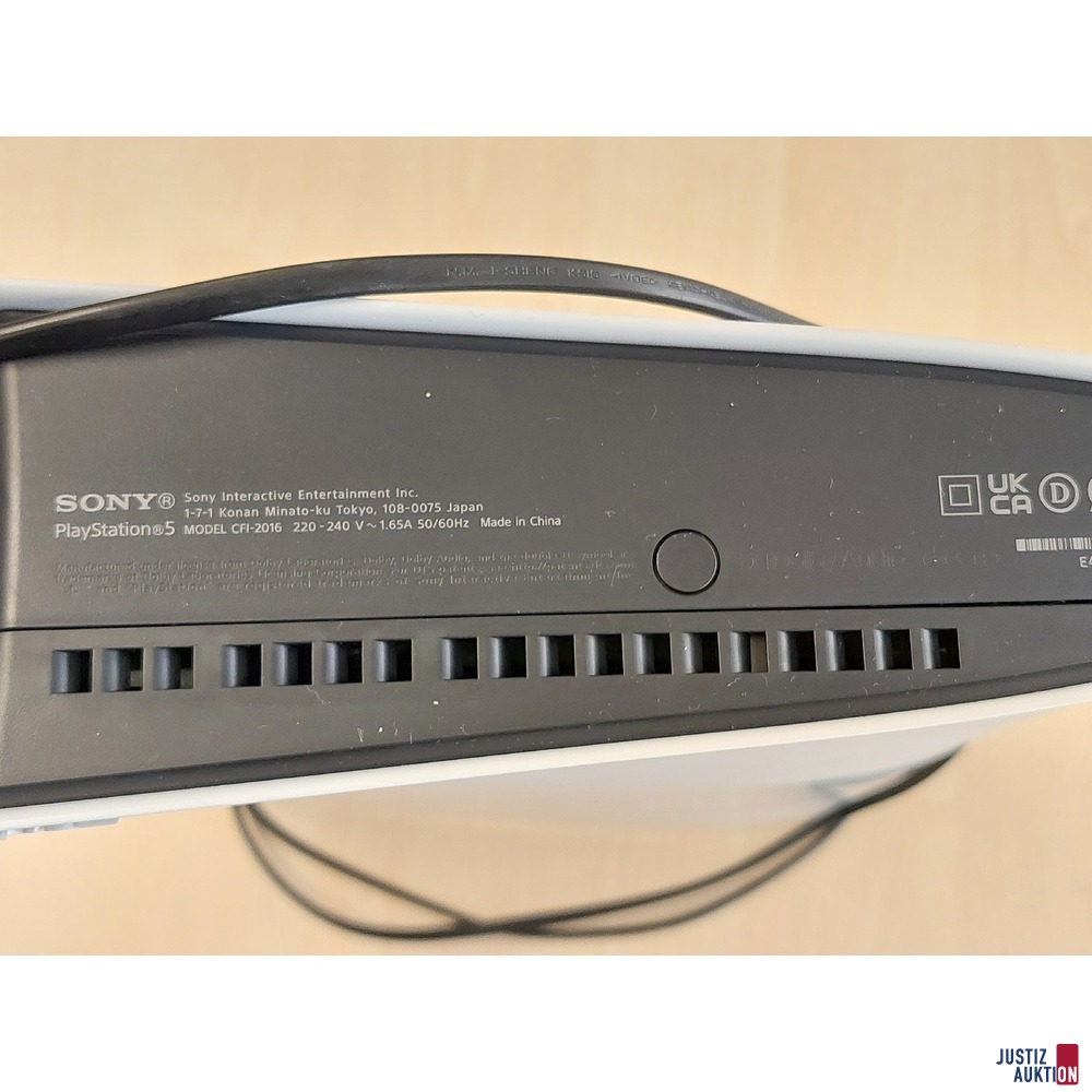 Play Station 5 der Marke Sony Model CFI-2016