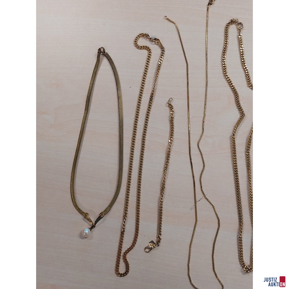 5 Halsketten und Colliers Messing vergoldet