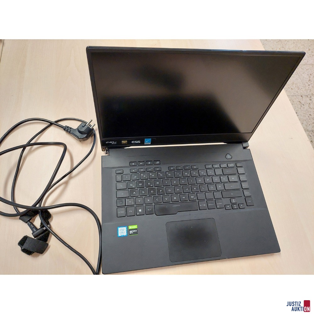 Notebook der Marke Asus - Model&colon; GU502G