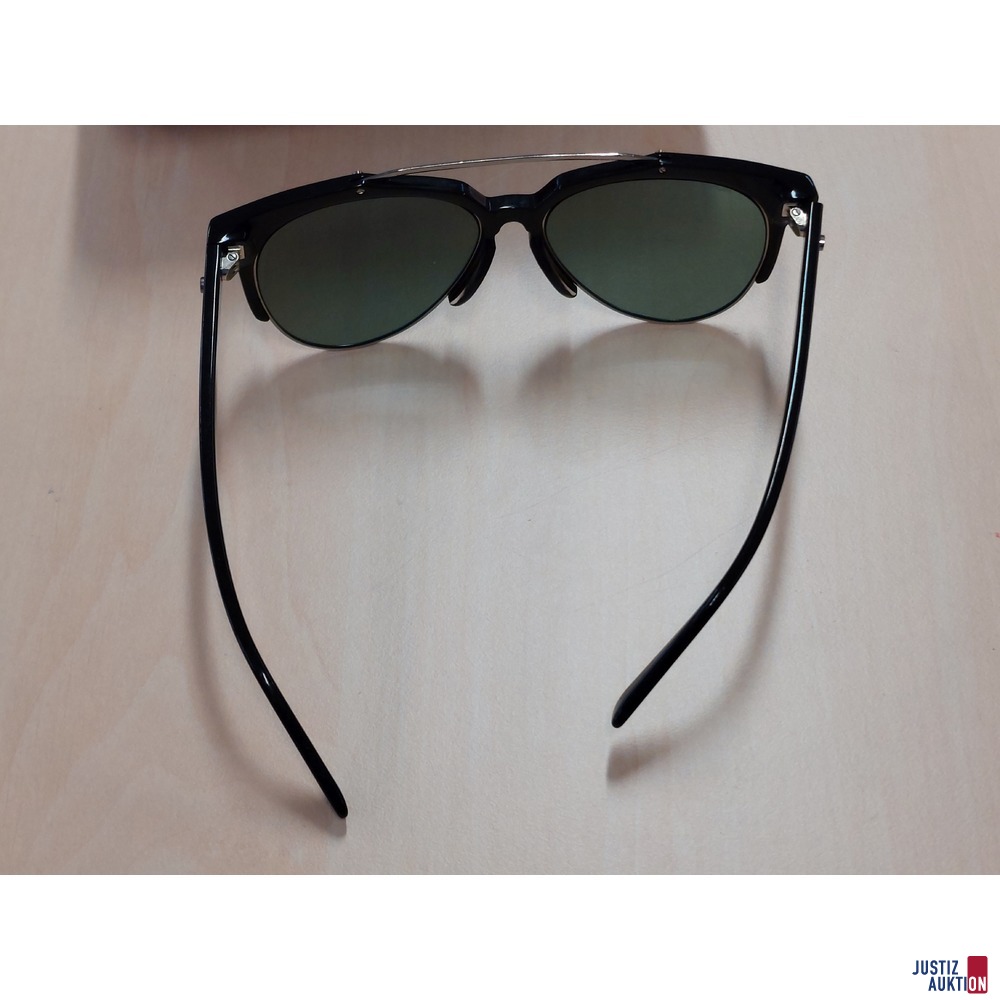 Sonnenbrille der Marke MCM