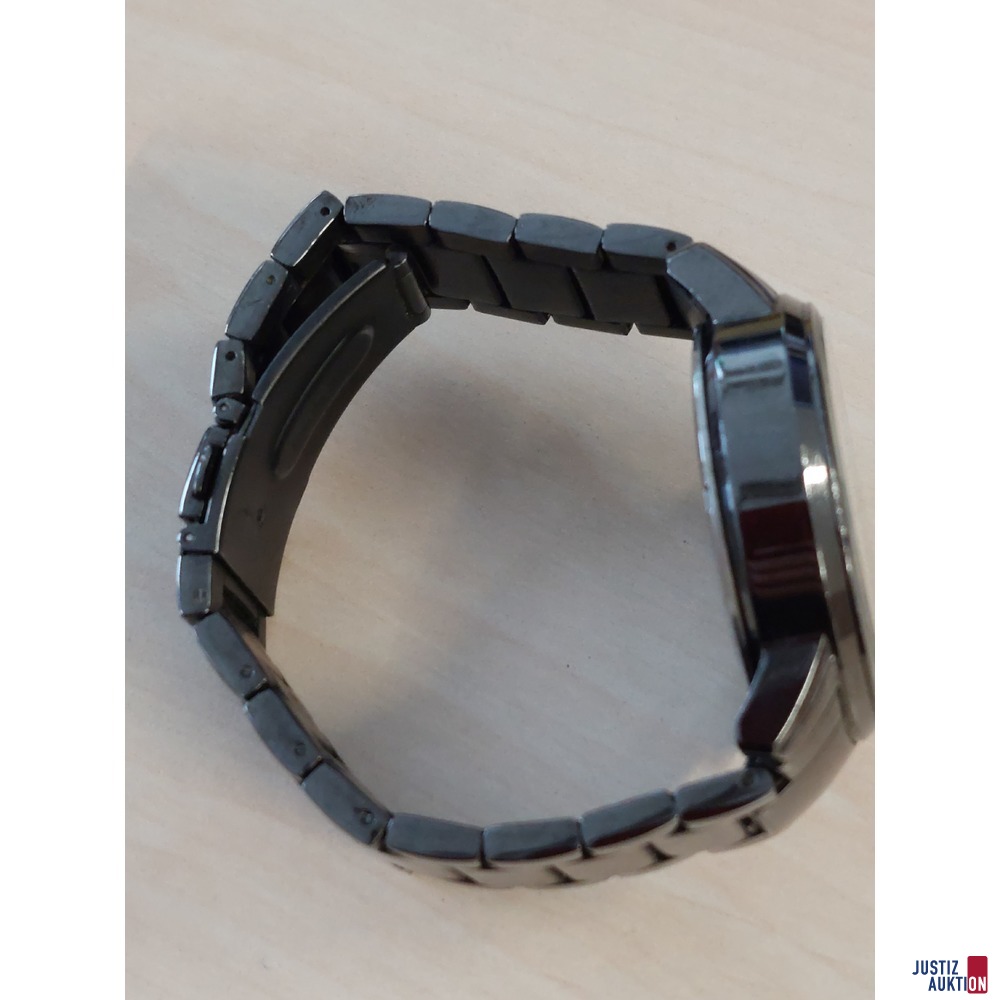 Herrenarmbanduhr der Marke Hilfiger
