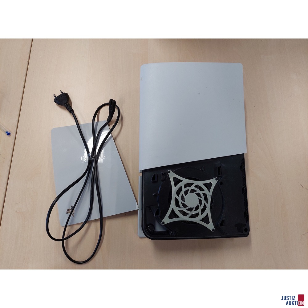 Playstation 5 der Marke Sony Model CFI-2106