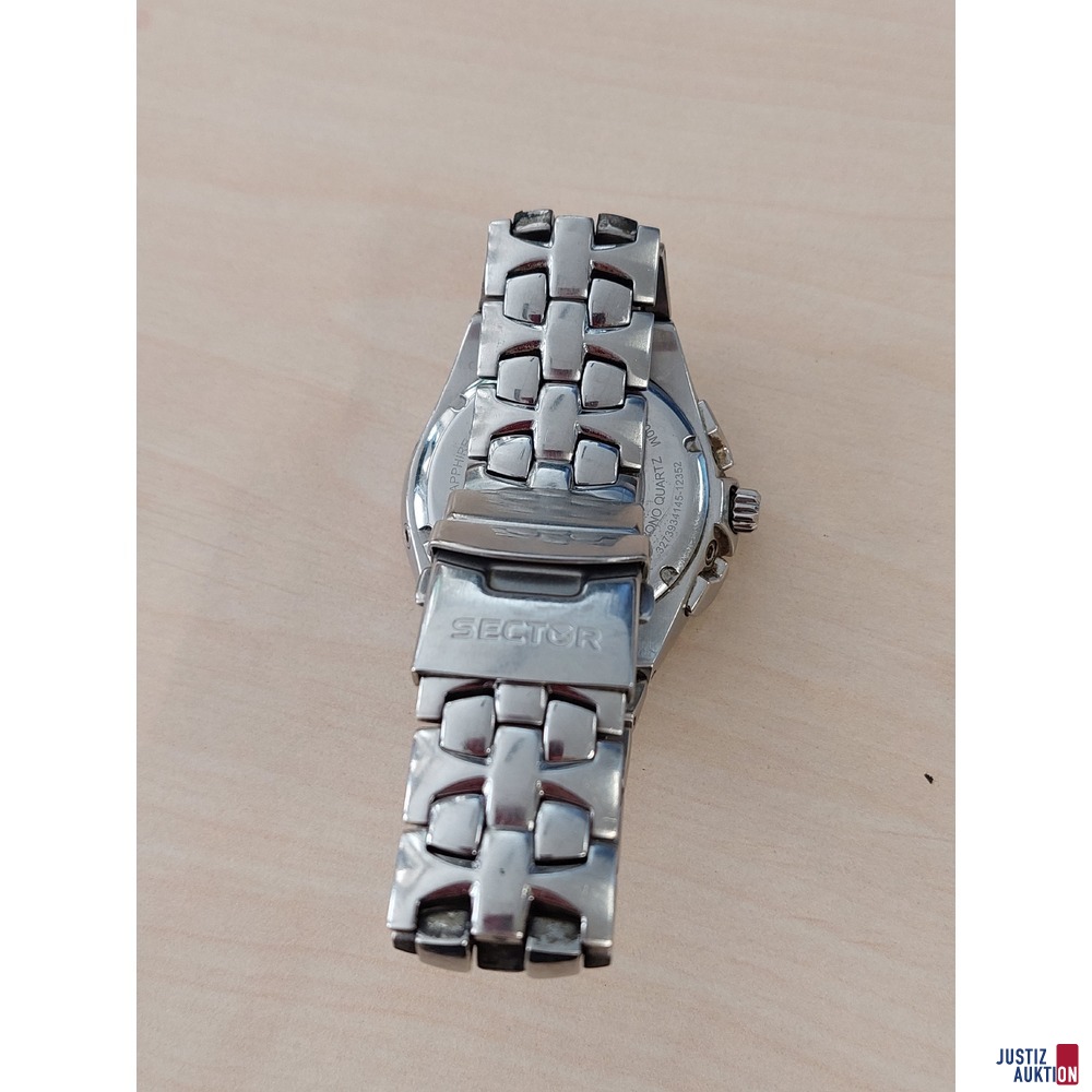 Herrenarmbanduhr der Marke Sector