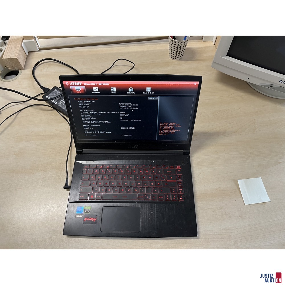 Laptop aufgeklappt