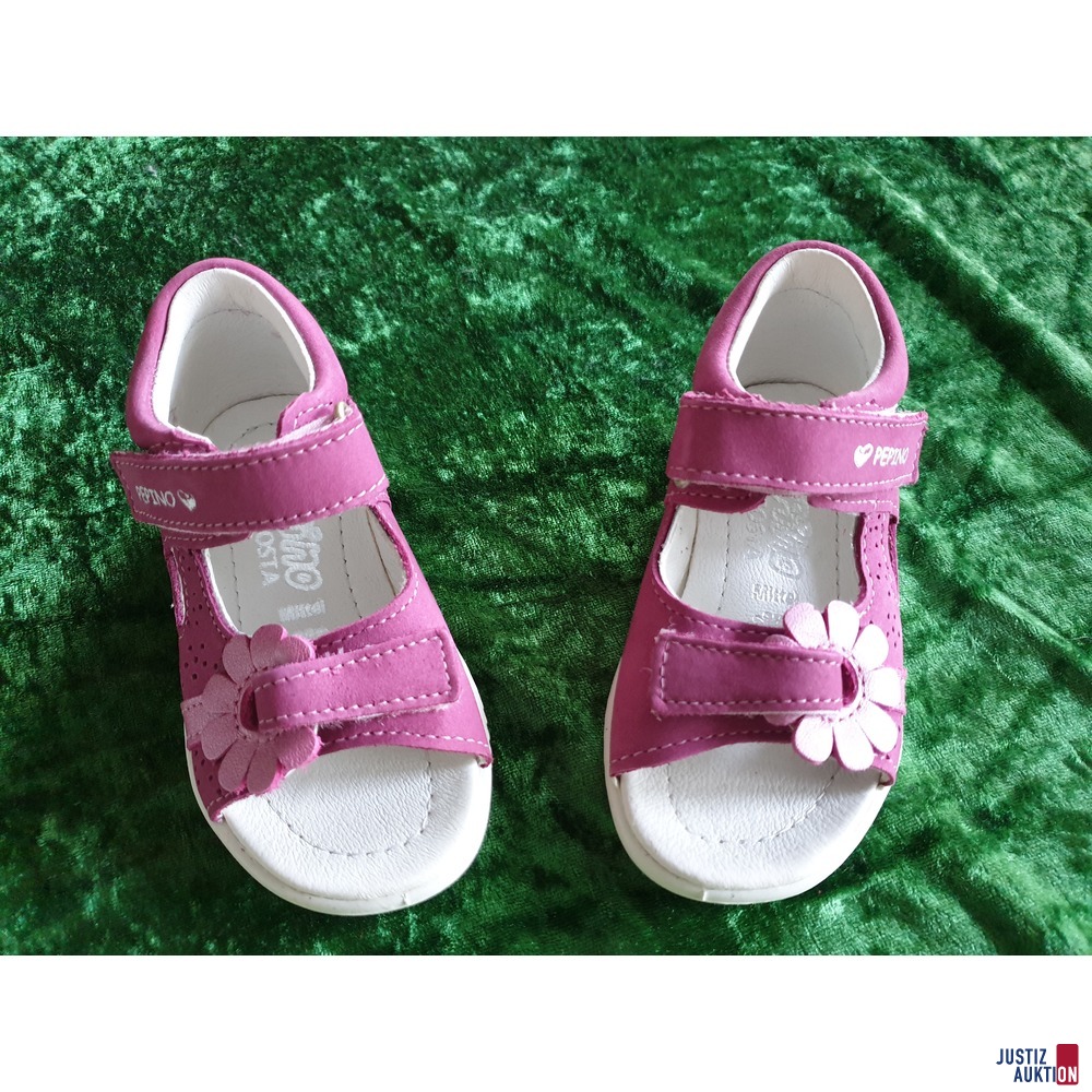 Paar Kindersandalen