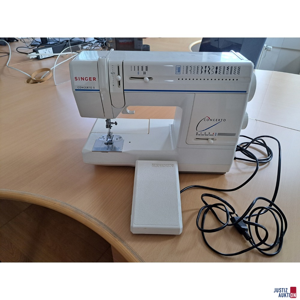 Nähmaschine der Marke SINGER