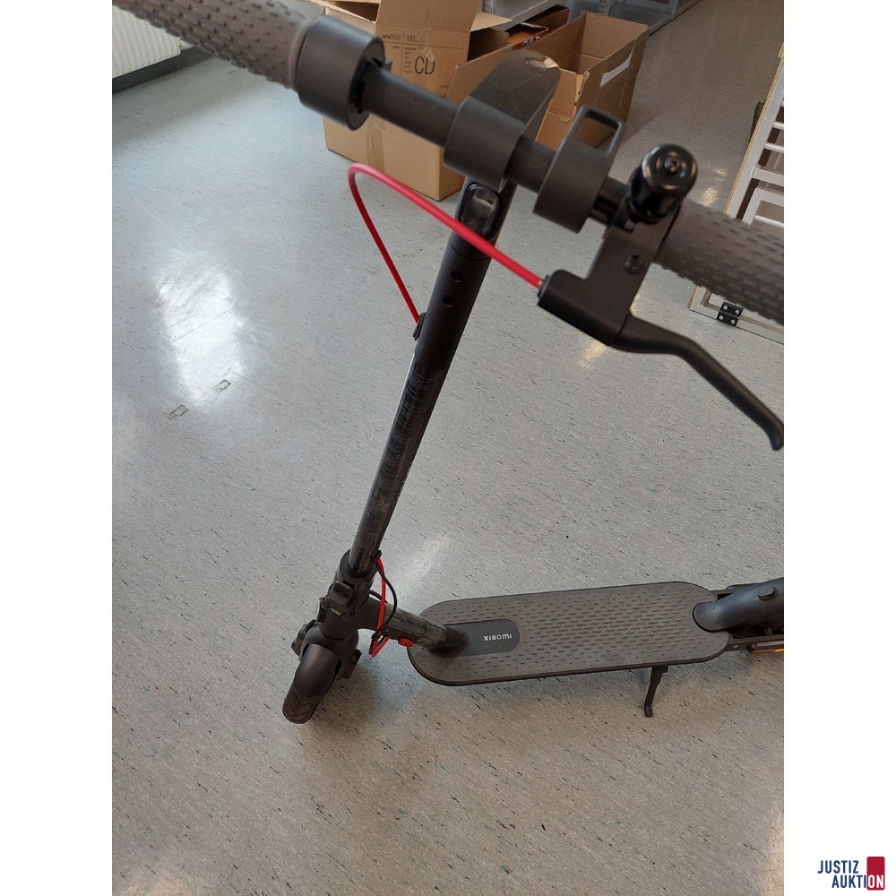 E-Scooter der Marke XIYOMI 3 Lite