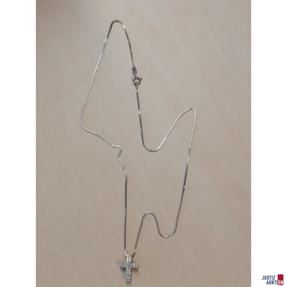 Wei&szlig;goldkette mit Kreuzanh&auml;nger mit wei&szlig;en Schmucksteinen Pav&eacute; besetzt&comma; 585 &permil; punziert&comma; 4&comma;8 g&comma; L&auml;nge 45 cm