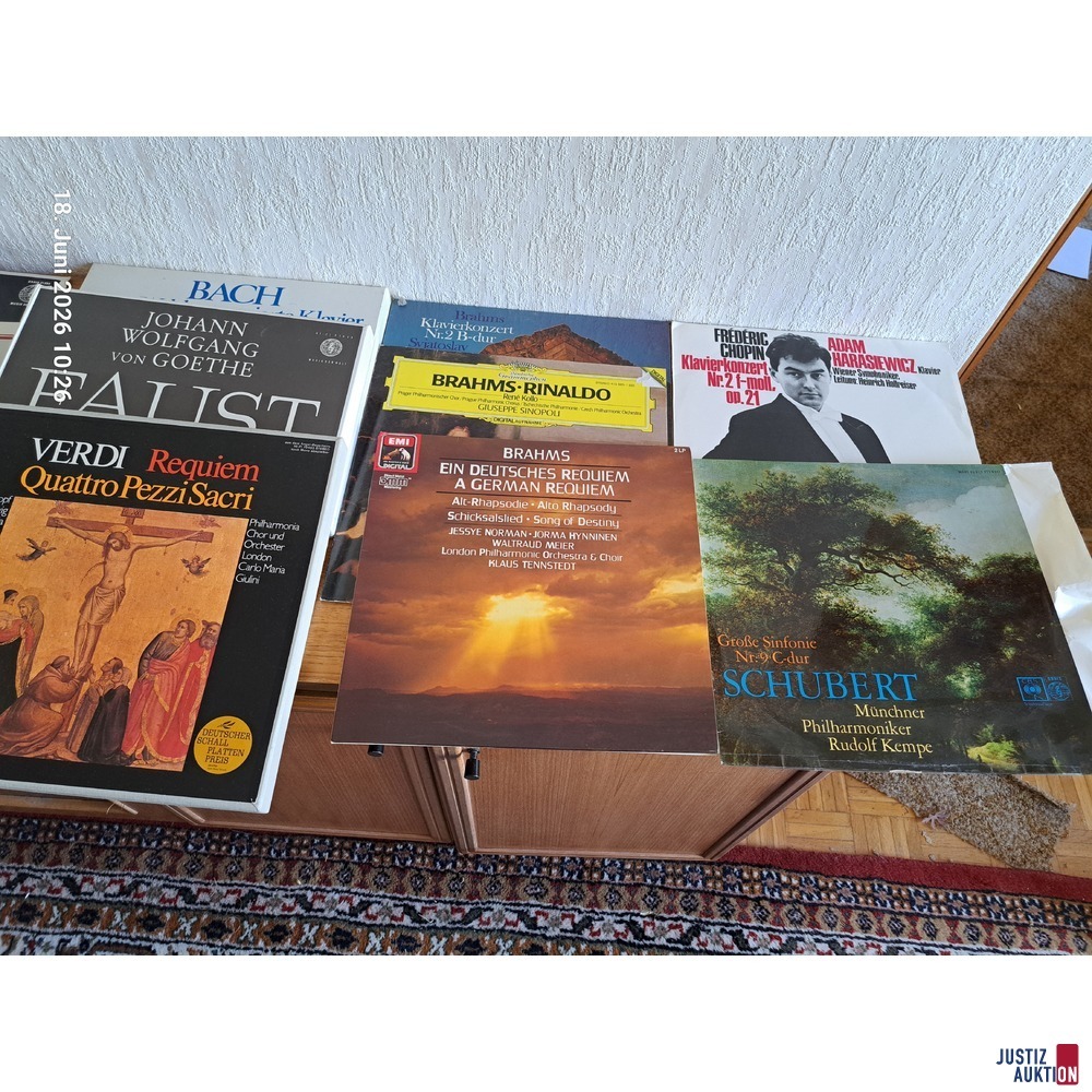Konvolut aus Schallplatten u&period;a&period;