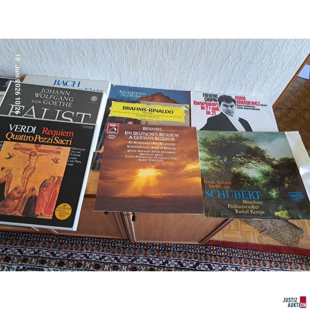 Konvolut aus Schallplatten u&period;a&period;