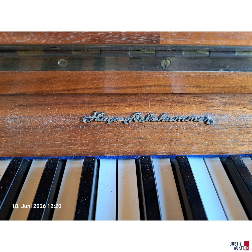 Klavier&sol;Piano der Marke &apos&semi;Hugo Stelzhammer&apos&semi; aus Holz