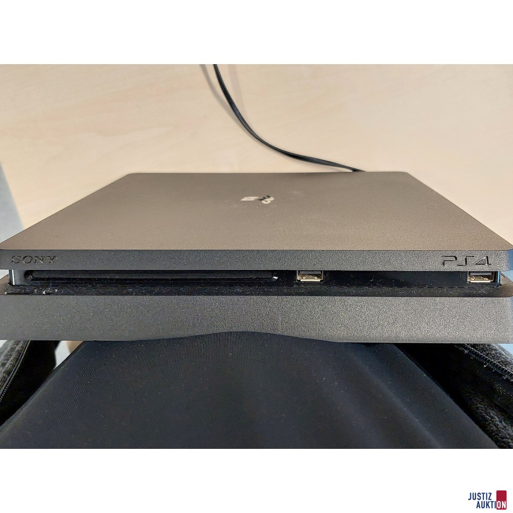 PlayStation 4 der Marke Sony 