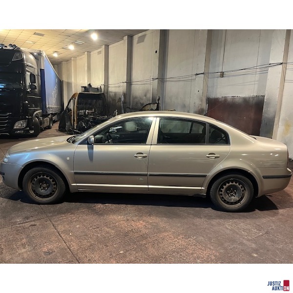 Seitenansicht Fahrerseite