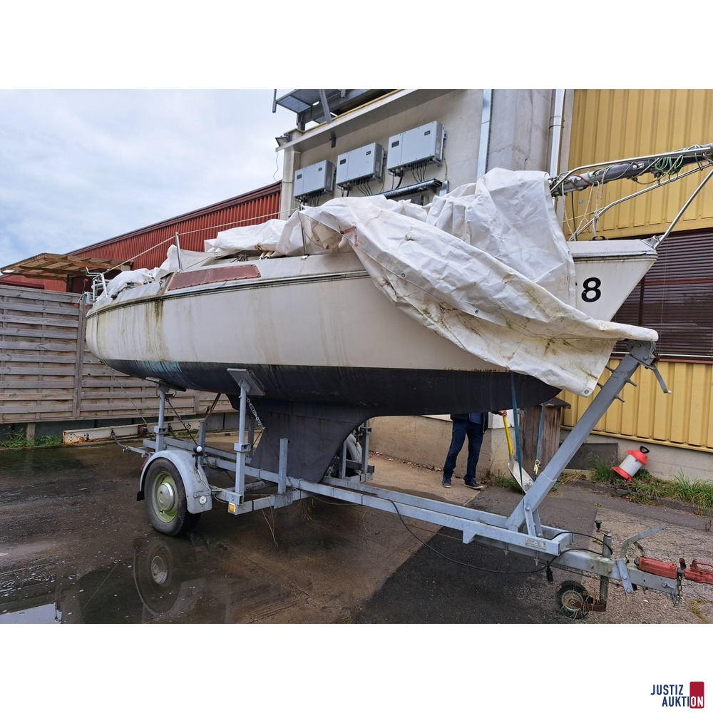 Einachsanh&auml;nger mit Segelboot