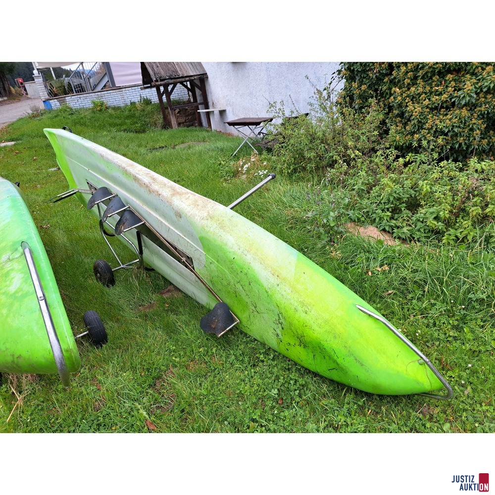 2 Surfboards mit Handpaddelantrieb