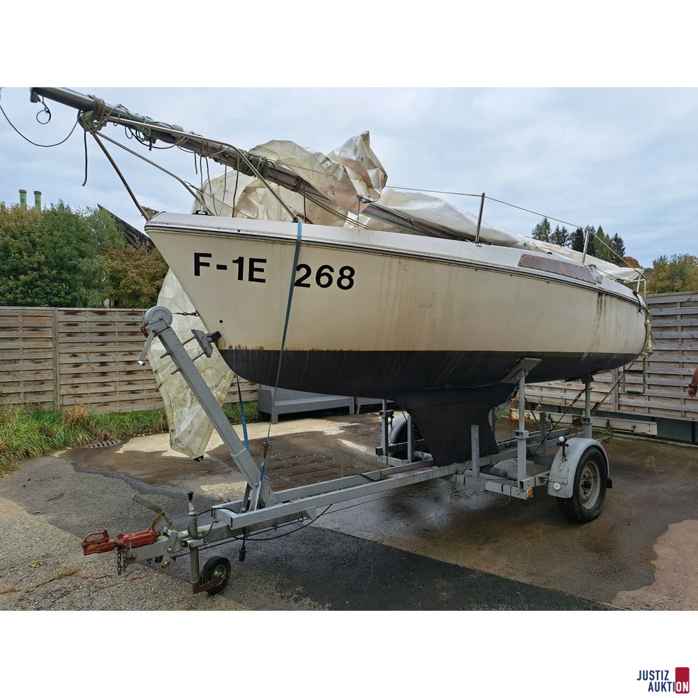 Einachsanh&auml;nger mit Segelboot