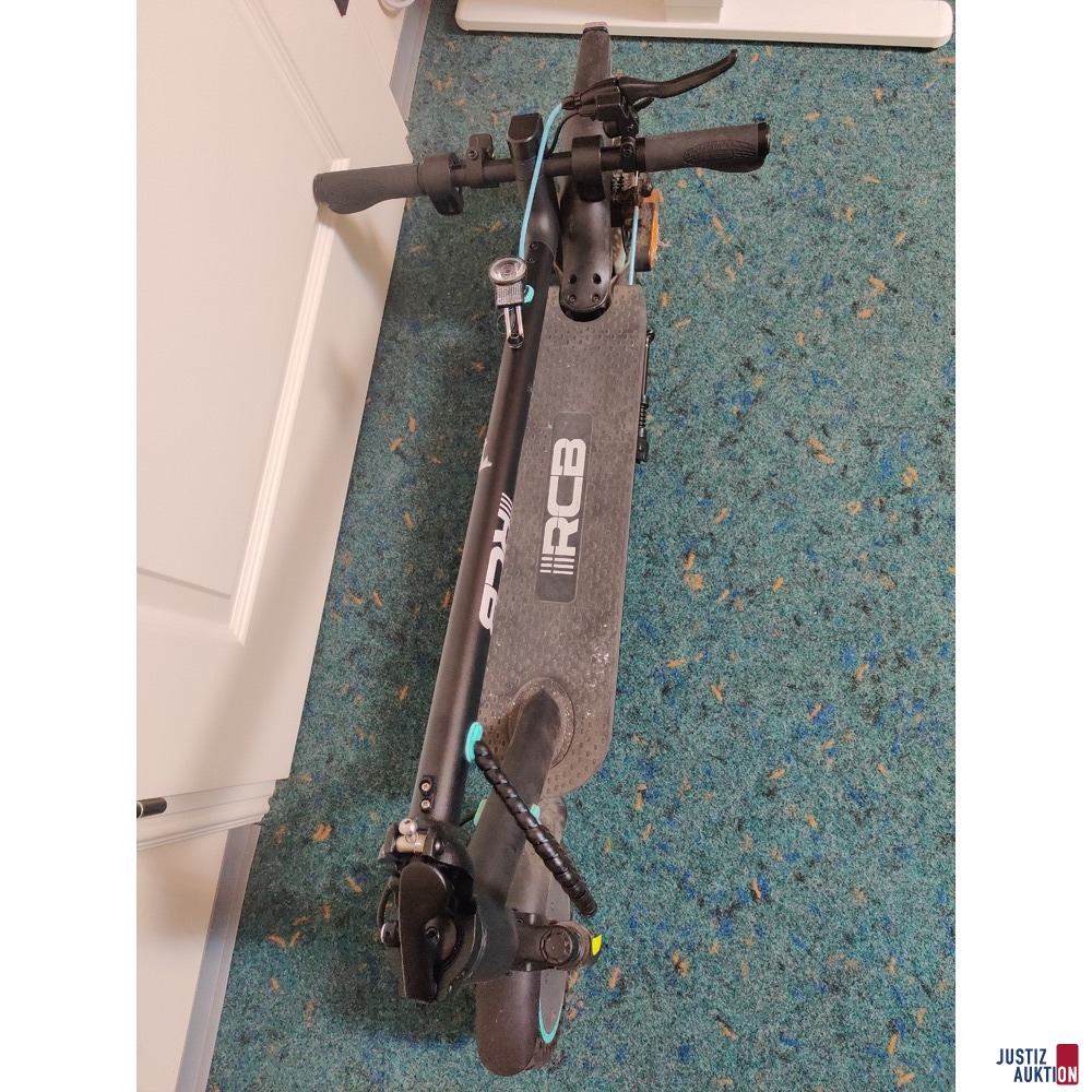 RCB EV85F 2023 zusammengeklappt