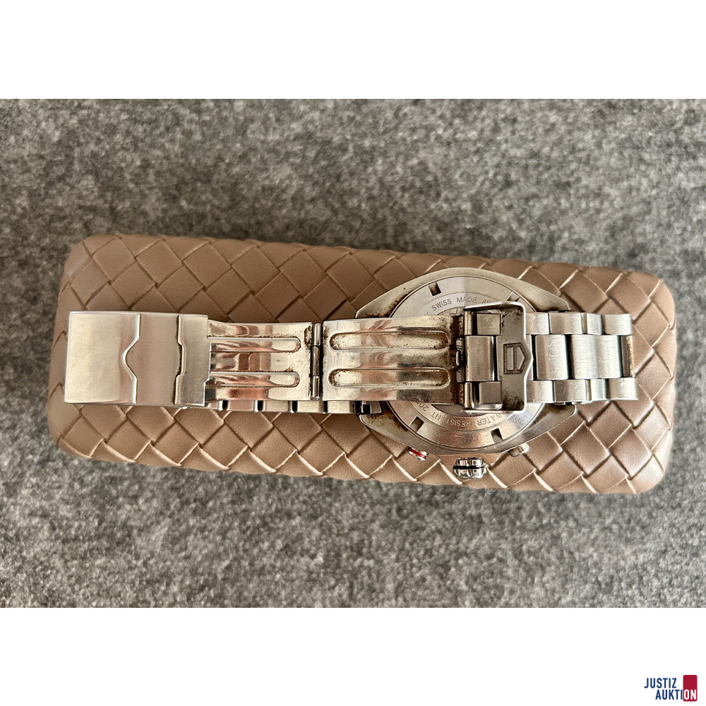Herrenarmbanduhr der Marke TAG Heuer – foto 4 – kavel bij Justiz-Auktion, Ludwigsburg