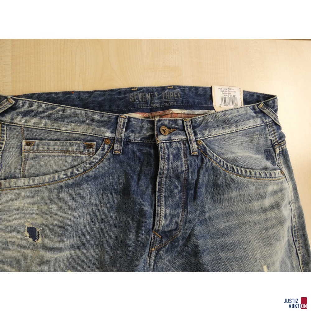 ein Konvolut Herrenbekleidung Jacke Engbers, 2 Jeans