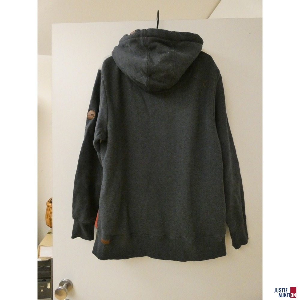 ein bunter Pullover Alife &amp&semi; Kickin