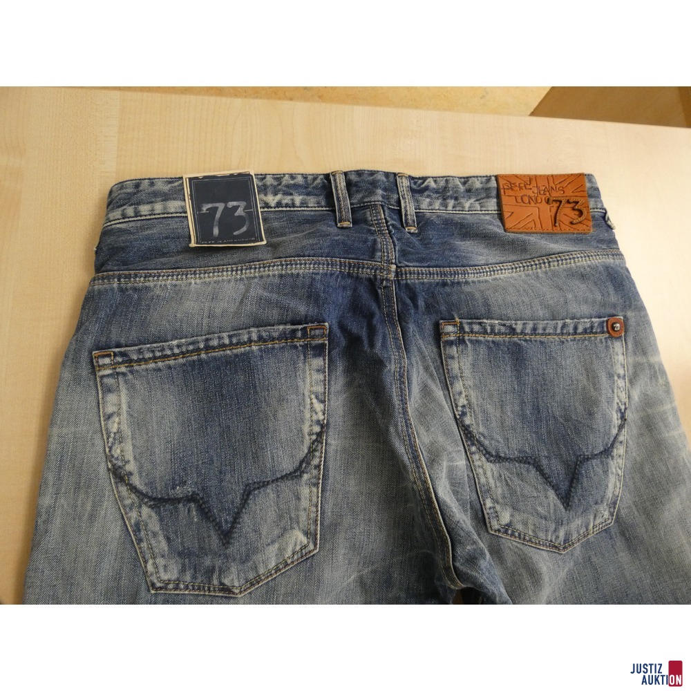 ein Konvolut Herrenbekleidung Jacke Engbers, 2 Jeans