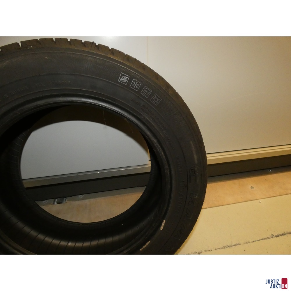 Autoreifen „Kama 208“