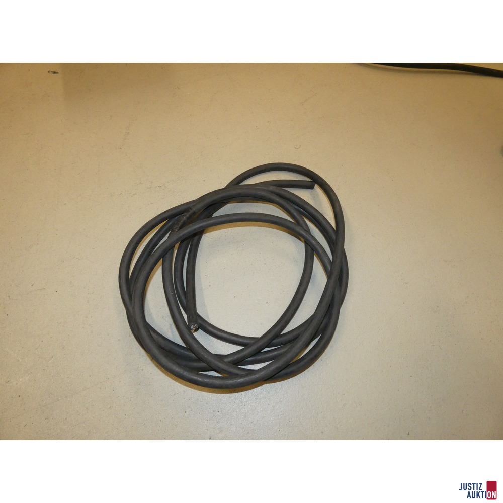 drei Starkstromkabel