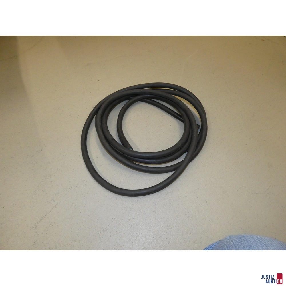 drei Starkstromkabel