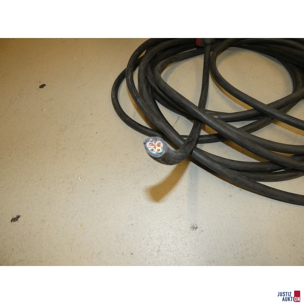 drei Starkstromkabel