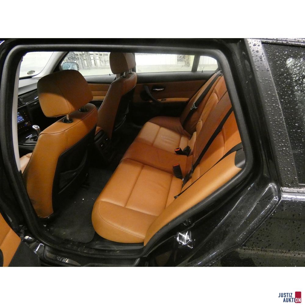 BMW 320i Touring