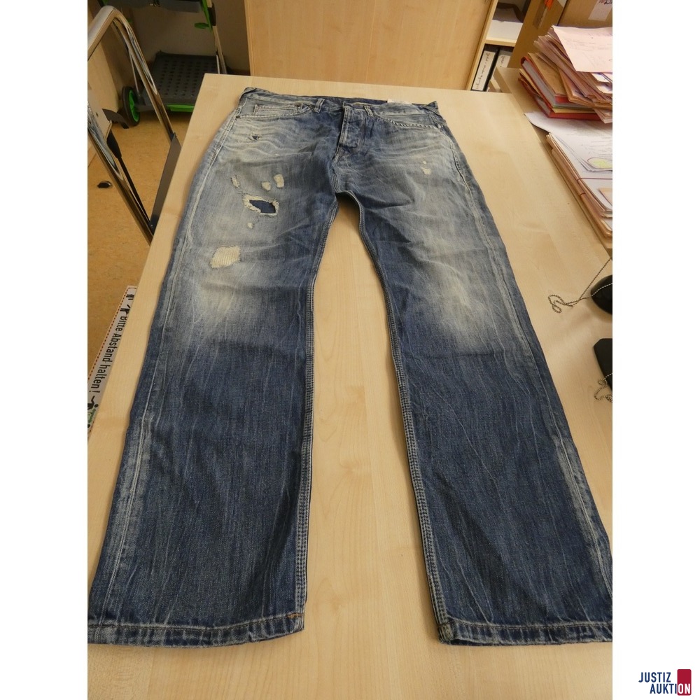 ein Konvolut Herrenbekleidung Jacke Engbers, 2 Jeans