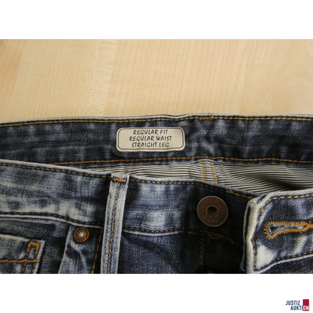 ein Konvolut Herrenbekleidung Jacke Engbers, 2 Jeans