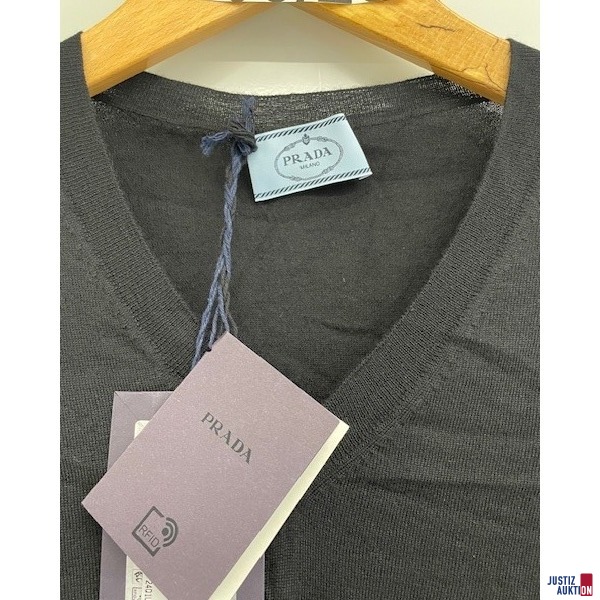 Prada Pulli Etikett