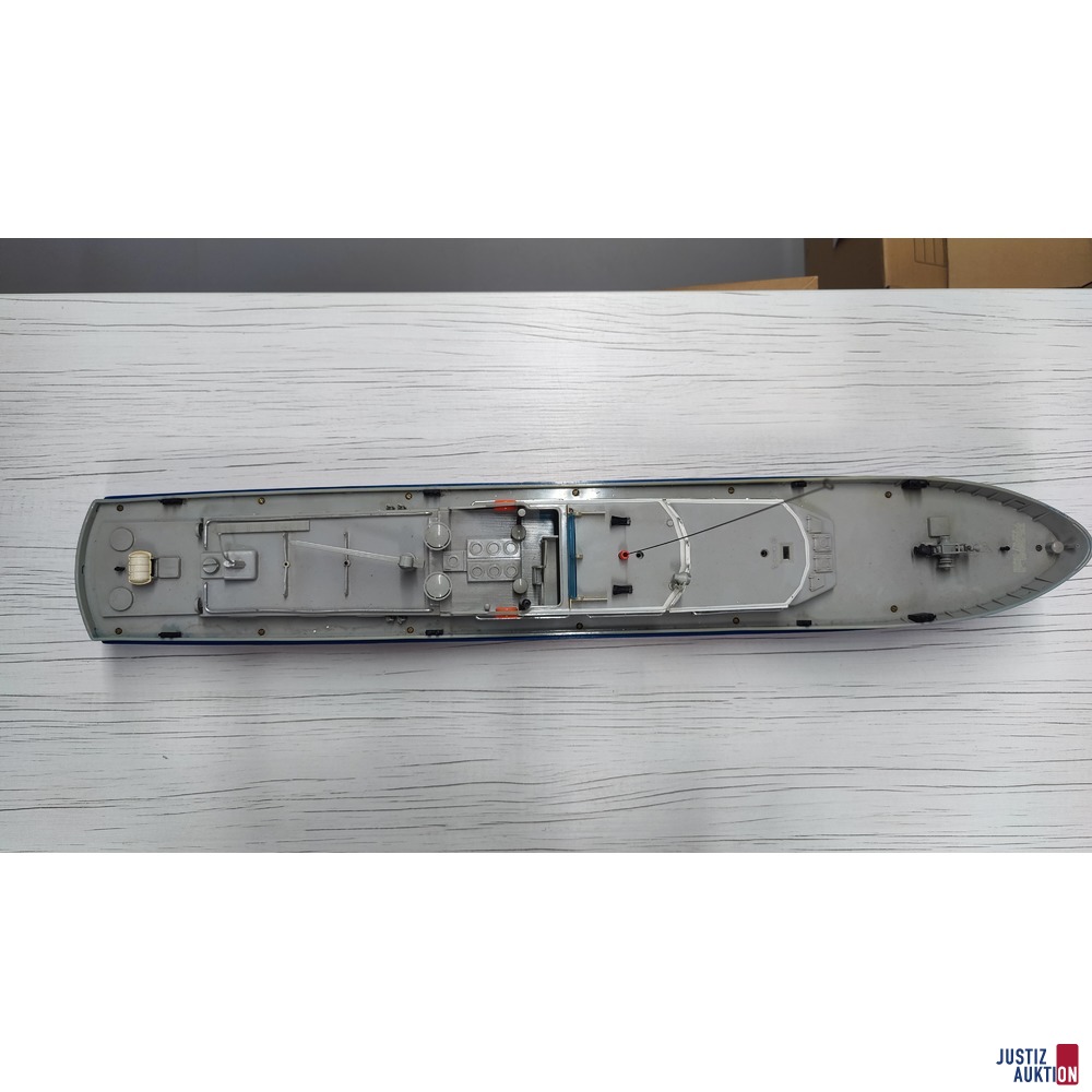 Polizeiboot oben