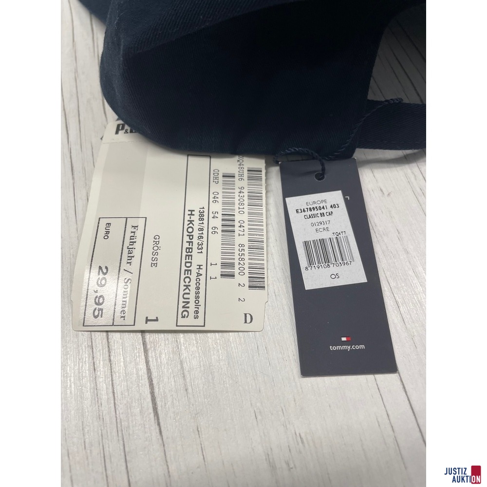 127-25 Hilfiger Basecap blau Etikett