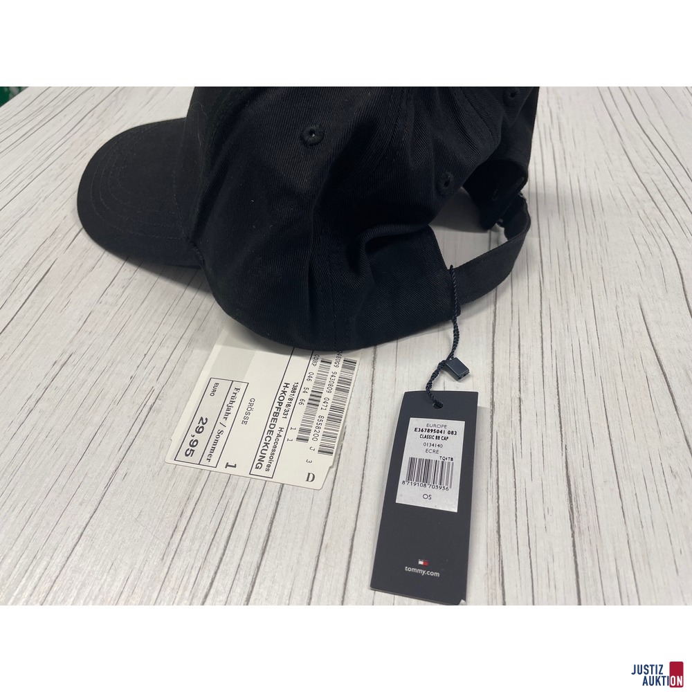 126-25 Hilfiger Basecap schwarz Etikett