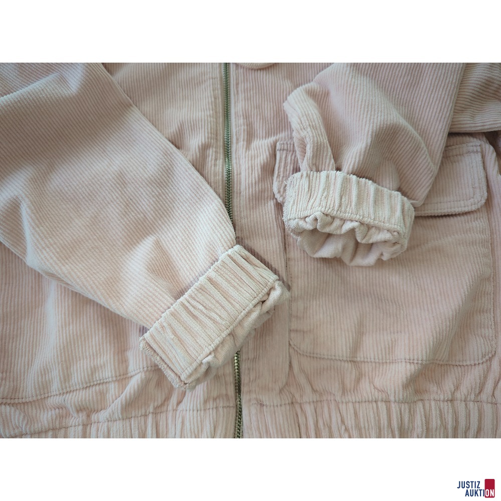 Nahansicht umgeschlagene Bündchen