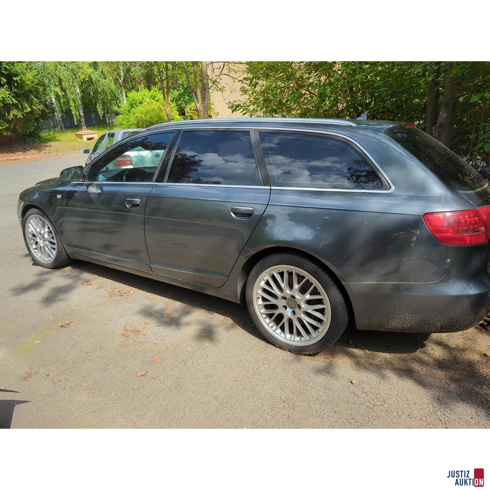 Fahrerseite von schr&auml;g hinten