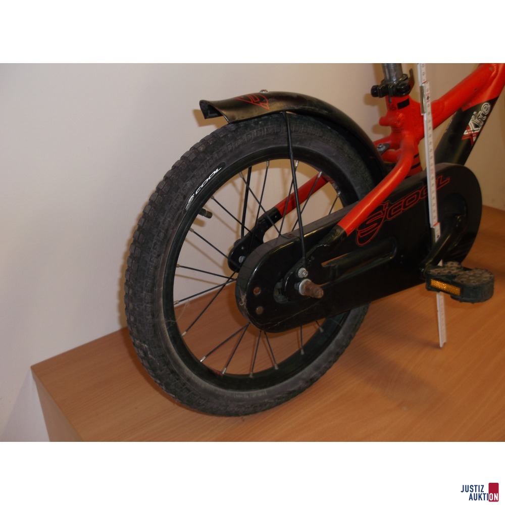 Hinterrad mit Kettenschutz