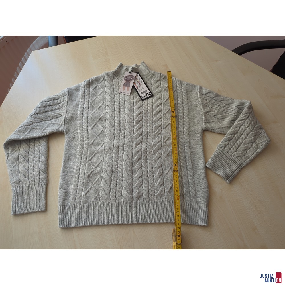 grauer Strickpullover