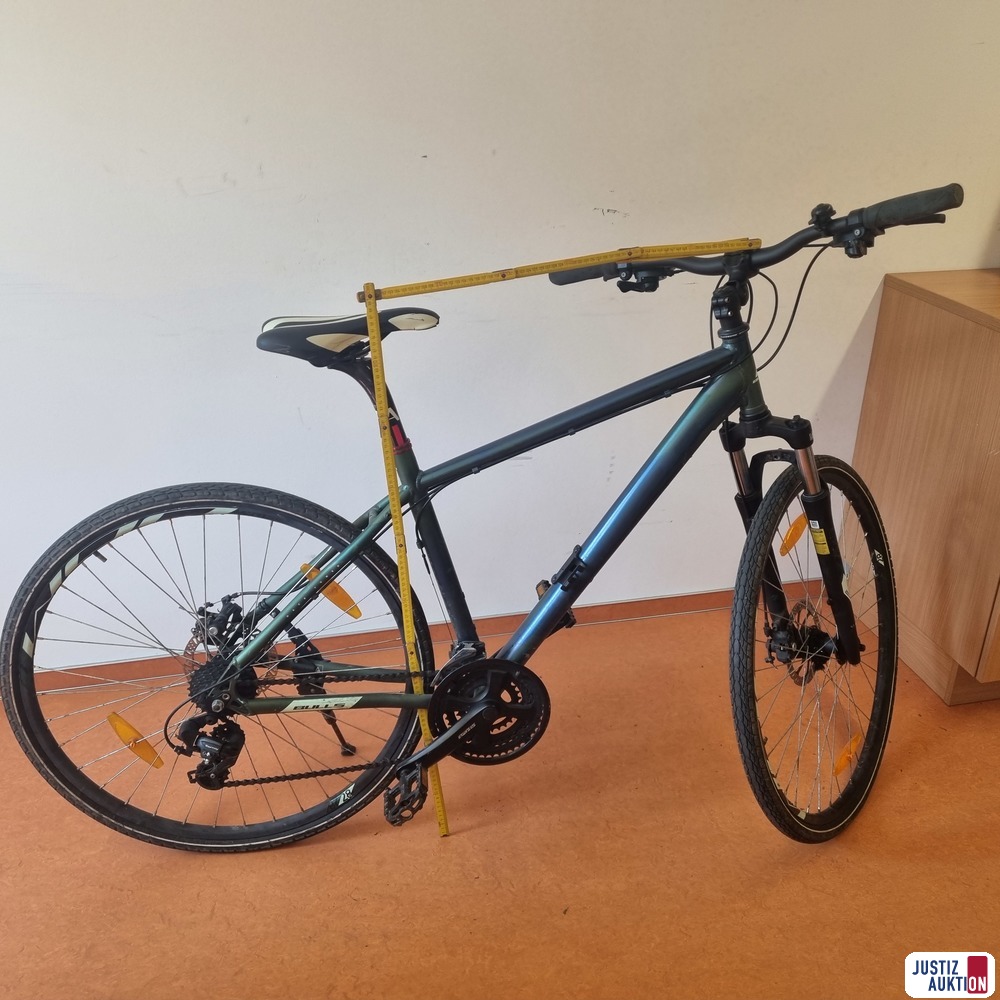 Fahrrad mit Zollstock für Größenverhältnisse