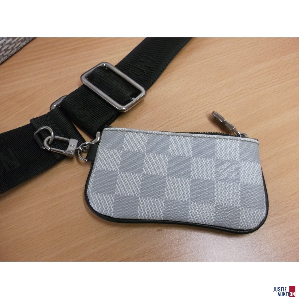 Befestigung kleine Tasche