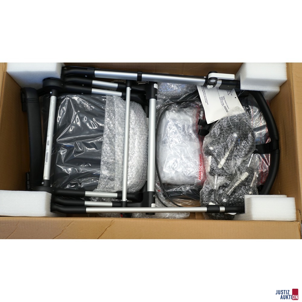 Kinderwagen&comma; unzusammengebaut