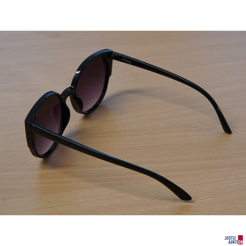Sonnenbrille get&ouml;nt