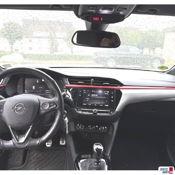 Ansicht Lenkrad und Ammaturenbrett