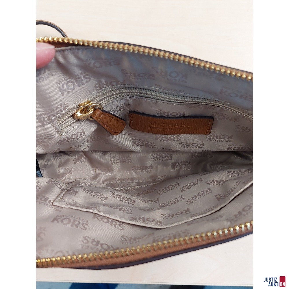 Schultertasche der Marke Michael Kors