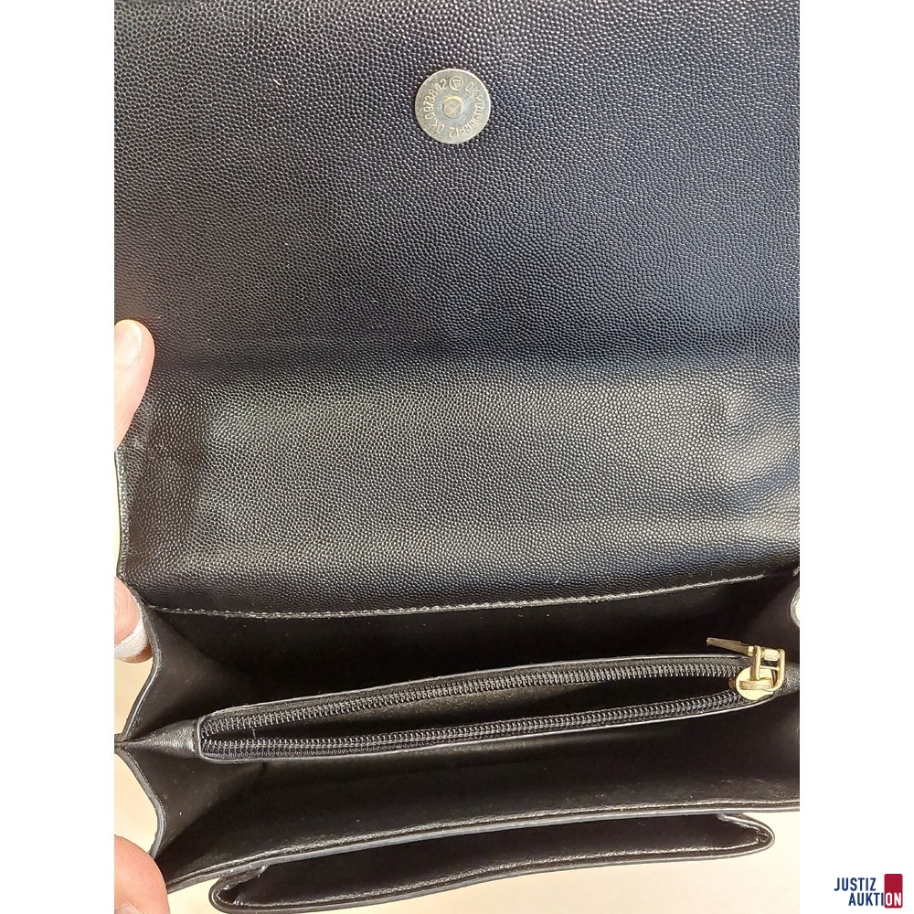 Schultertasche der Marke Yves Saint Laurent